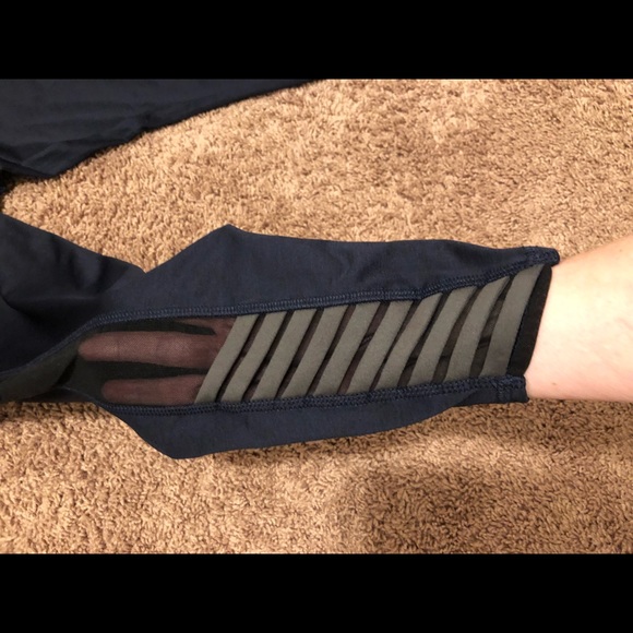 NWT Maurices In Motion 7/8 Length Navy Yoga Pants XXL - Picture 3 of 9